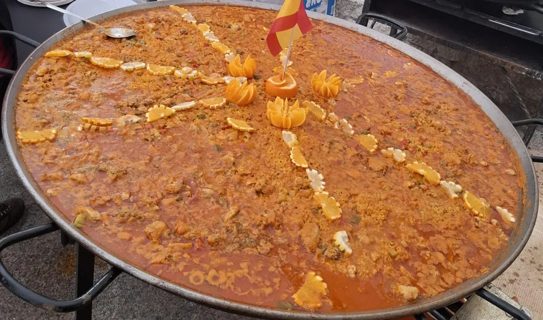 Cartel de Paella mixta con sus ingredientes